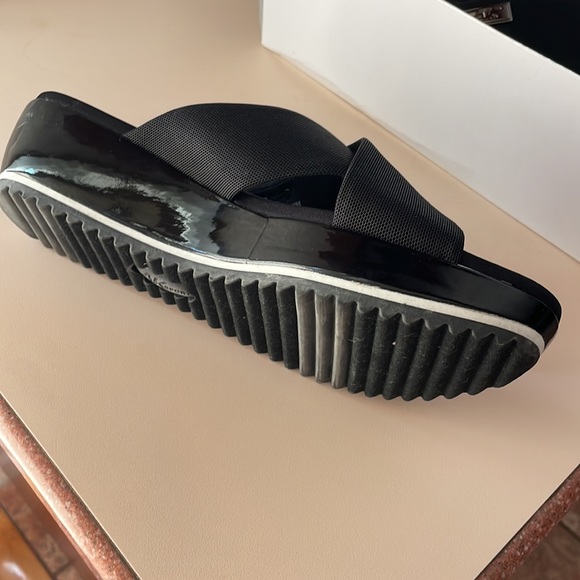 Anne Klein platform sandals - Picture 2 of 5